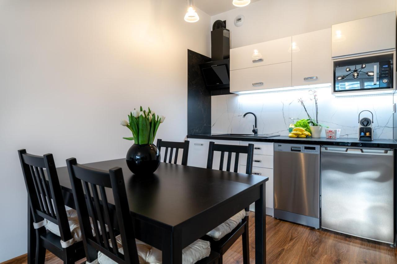 Pure Home Apartments - Gwiazdzista วรอตซวาฟ ภายนอก รูปภาพ