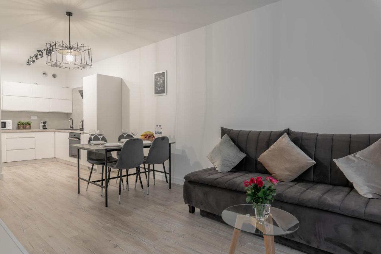 Pure Home Apartments - Gwiazdzista วรอตซวาฟ ภายนอก รูปภาพ