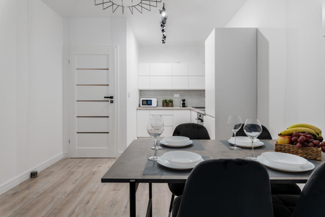 Pure Home Apartments - Gwiazdzista วรอตซวาฟ ภายนอก รูปภาพ